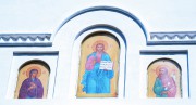 Колокольня храмового комплекса (новая), Иконы, расположенные на западной стороне колокольни, над входом. <br>, Завидово, Конаковский район, Тверская область