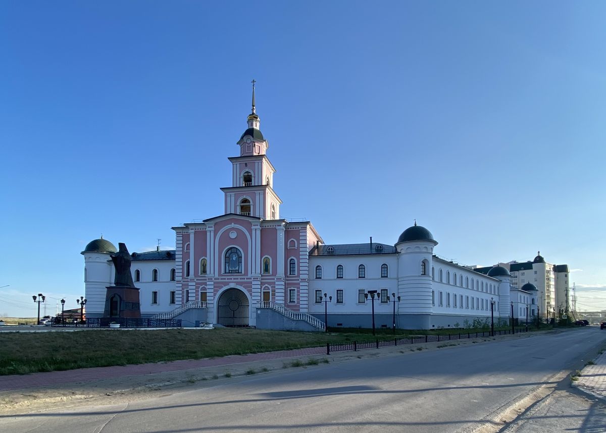 Вид с северо-востока, общий вид в ландшафте. Домовая церковь Иннокентия, митрополита Московского при духовной семинарии, Якутск (Якутск, город, Республика Саха (Якутия))