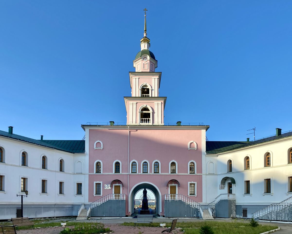 Вид с юго-запада, фасады. Домовая церковь Иннокентия, митрополита Московского при духовной семинарии, Якутск (Якутск, город, Республика Саха (Якутия))