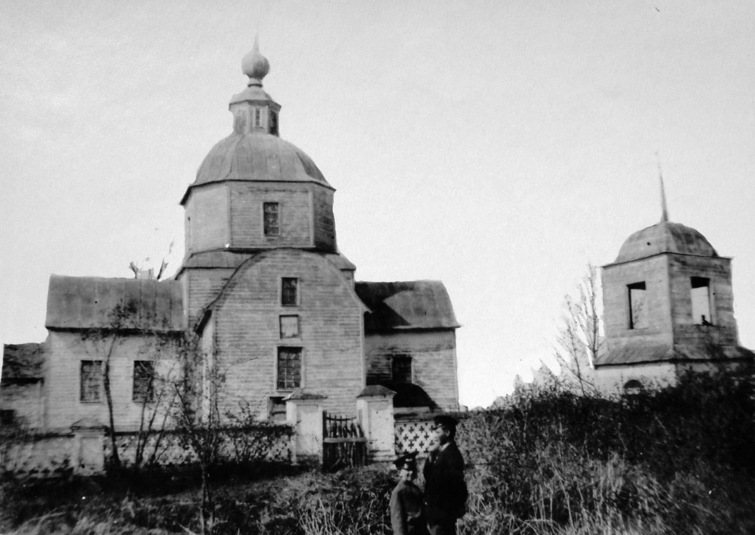 Церковь Михаила Архангела (старая), Ахтырка (Ахтырский район, Украина, Сумская область). архивная фотография, Ахтырская Михайловская церковь (1775). Автор фото - С.А. Таранушенко, 1900 г. Фотография хранится в  университетском музее г. Харькова  
