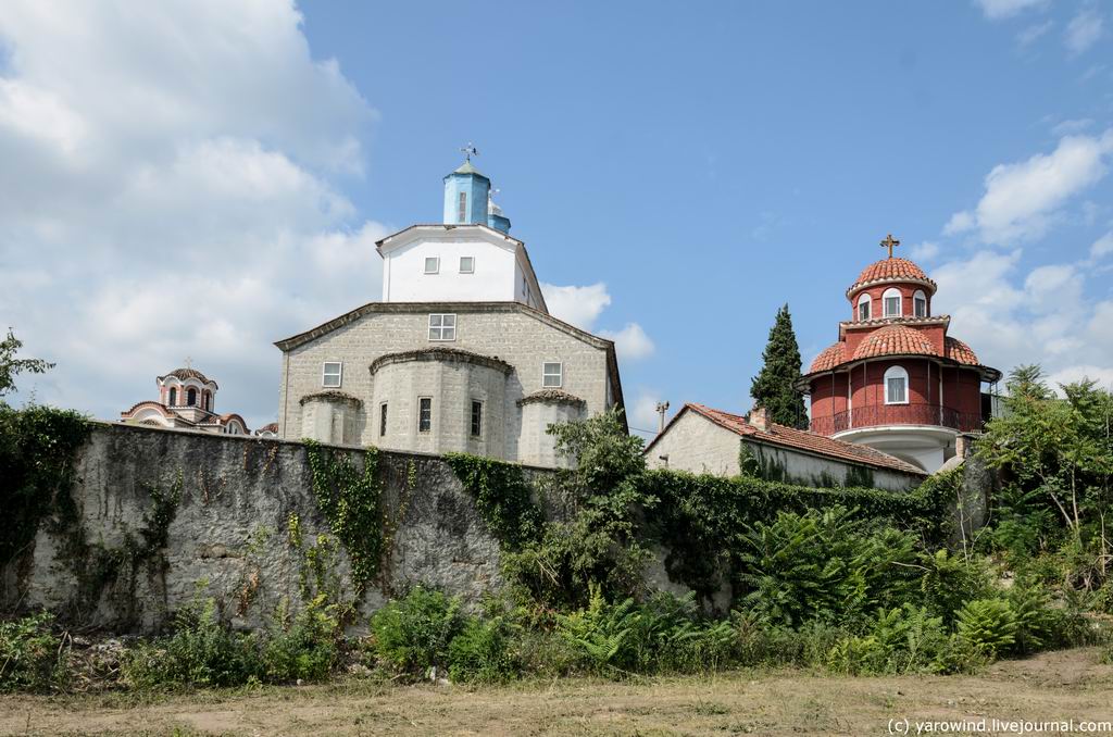 Эдесса. Троицкий монастырь. фасады