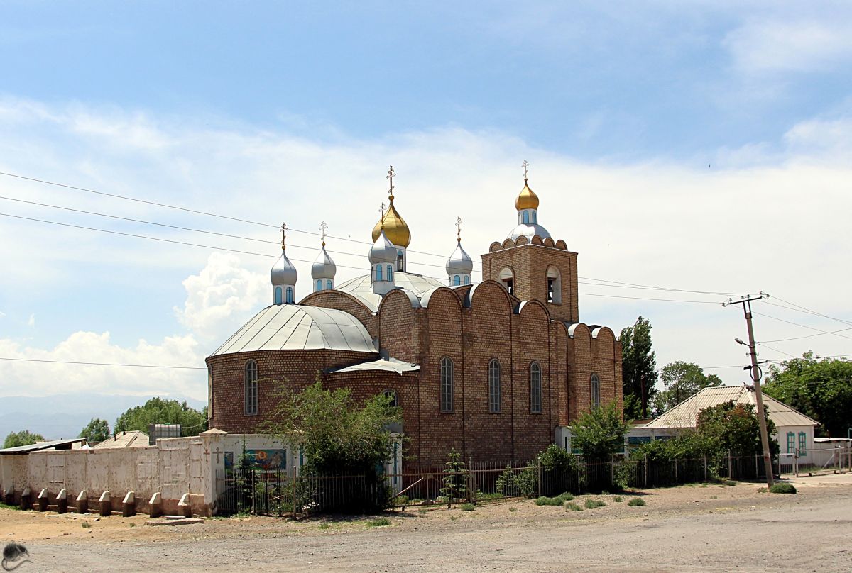 Балыкчы. Церковь Ксении Петербургской. фасады