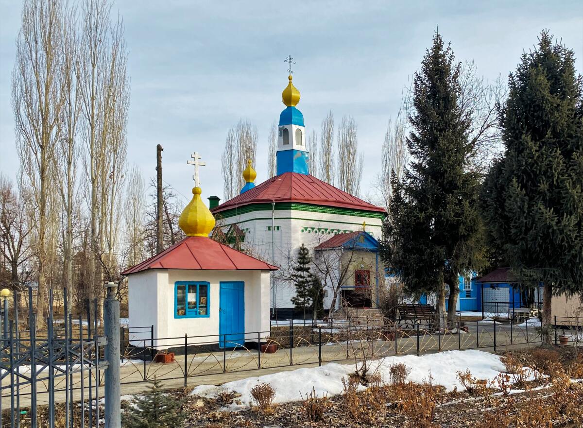 Церковь Димитрия Солунского, Талас (Дмитриевское) (Кыргызстан, Прочие страны). общий вид в ландшафте, Вид с северо-запада