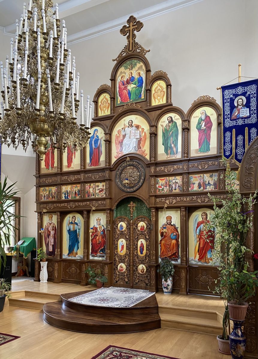 Церковь Михаила Архангела, Беловодское (Кыргызстан, Прочие страны). интерьер и убранство, Иконостас