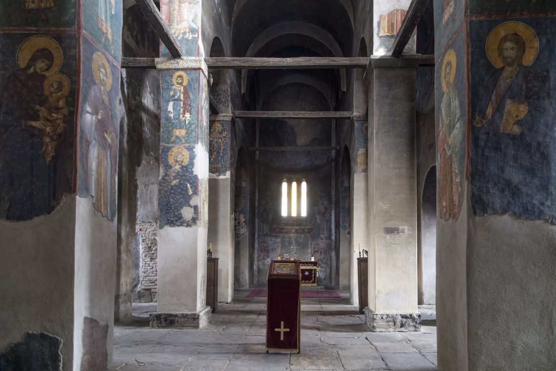 Призрен. Церковь Пресвятой Богородицы. интерьер и убранство, церковь была расписана в 1310-1313 гг.
