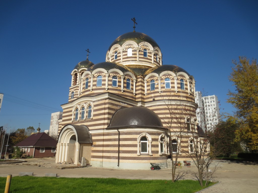 Церковь Ермогена, Патриарха Московского в Гольянове, Гольяново (Восточный административный округ (ВАО), г. Москва). фасады