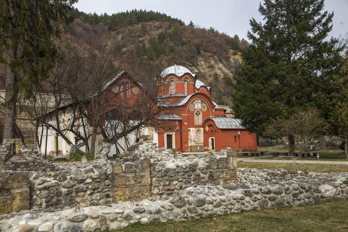 Печский патриарший монастырь, Печ (АК Косово и Метохия, Косовский округ, Сербия). фасады