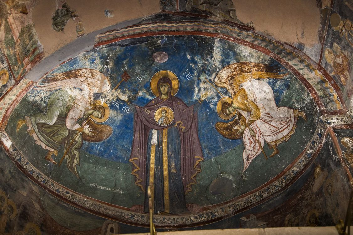 Печский патриарший монастырь. Церковь Димитрия Солунского, Печ (АК Косово и Метохия, Косовский округ, Сербия). интерьер и убранство