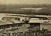 Часовня Креста Господня, Фрагмент фотографии, сделанной с колокольни Никольского собора. Часовня в центре снимка. Почтовая карточка 1908-1910 г.г. из набора видов г. Тары 1906-1908 г.г. Фототипiя Шереръ, Набгольцъ и Ко., Москва. Из фондов Тарского историко-краеведческого музея<br>, Тара, Тарский район, Омская область