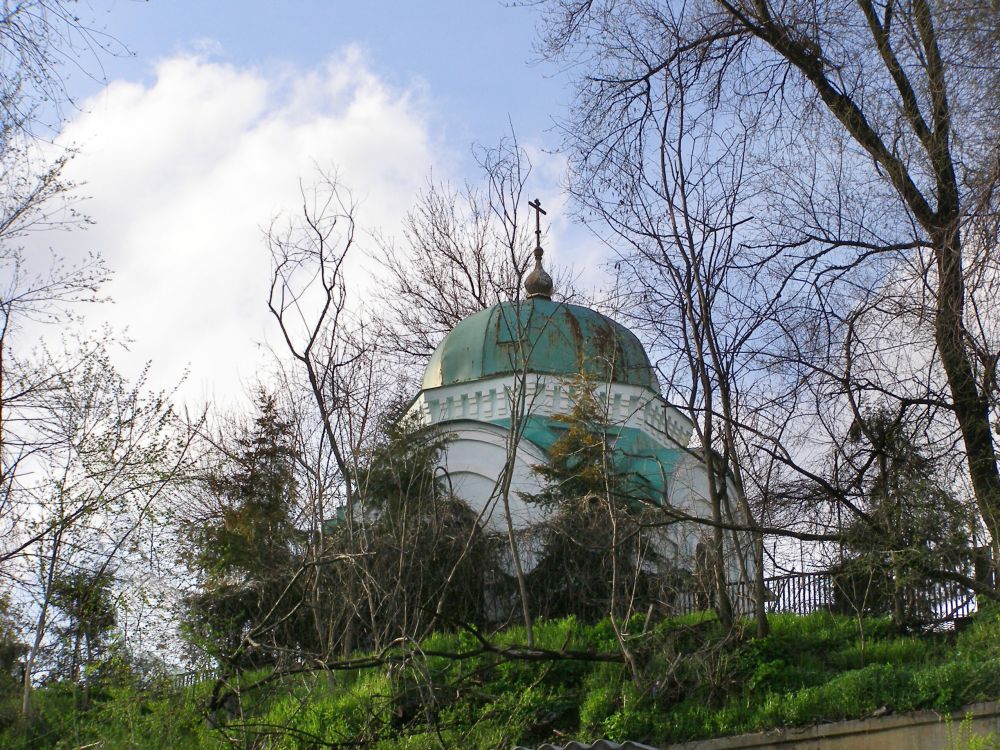 Часовня Феодора Ушакова, Ростов-на-Дону (Ростов-на-Дону, город, Ростовская область). фасады, Вид с юго-востока (с террасы, расположенной ниже по склону)