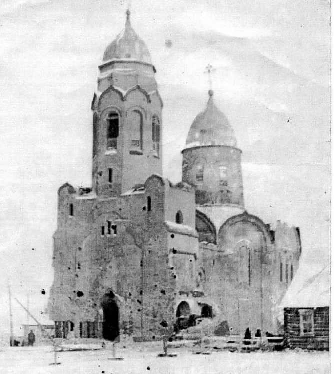 Церковь Сретения Господня, Малышенка (Голышмановский городской округ, Тюменская область). архивная фотография, Храм незадолго перед разрушением