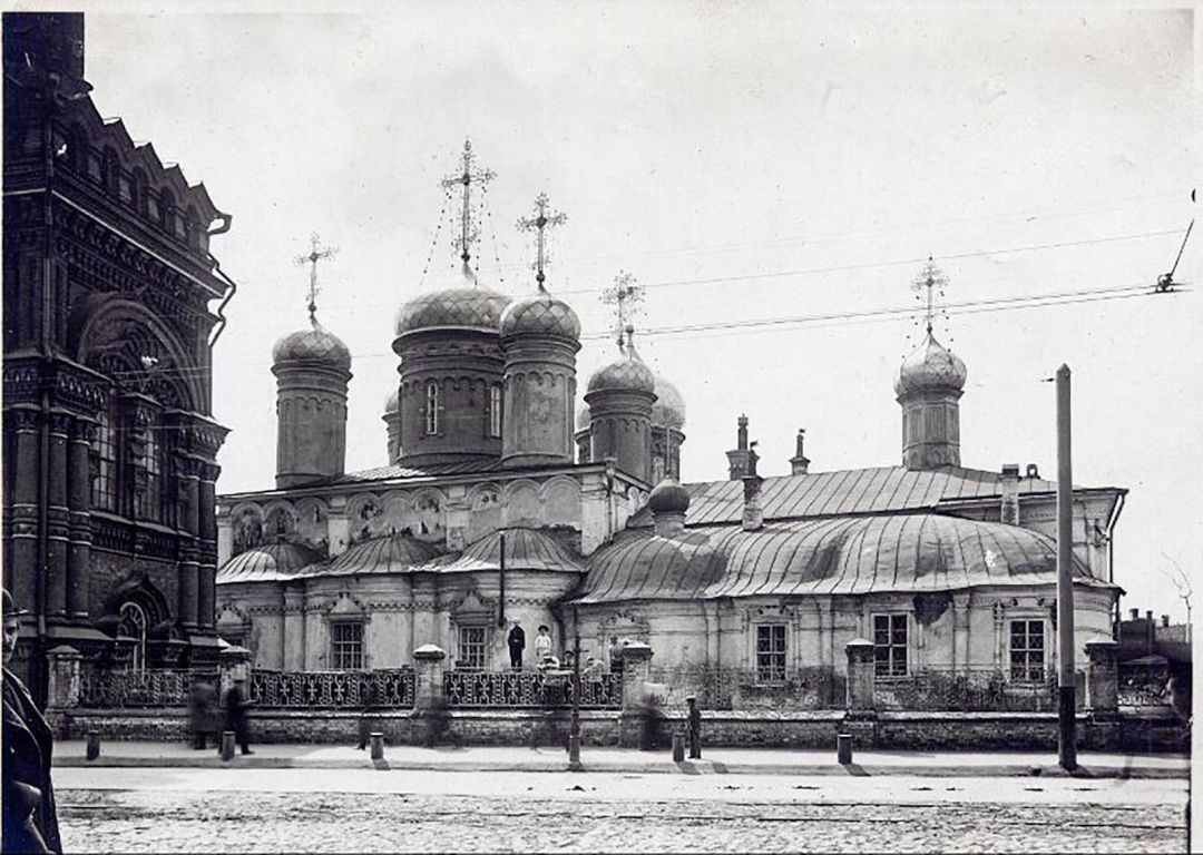 Церковь Андрея Первозванного, Вахитовский район (Казань, город, Республика Татарстан). архивная фотография, Одноглавый храм справа - Андреевская церковь. Автор: Михаил Андреевич Дмитриев, из группы 