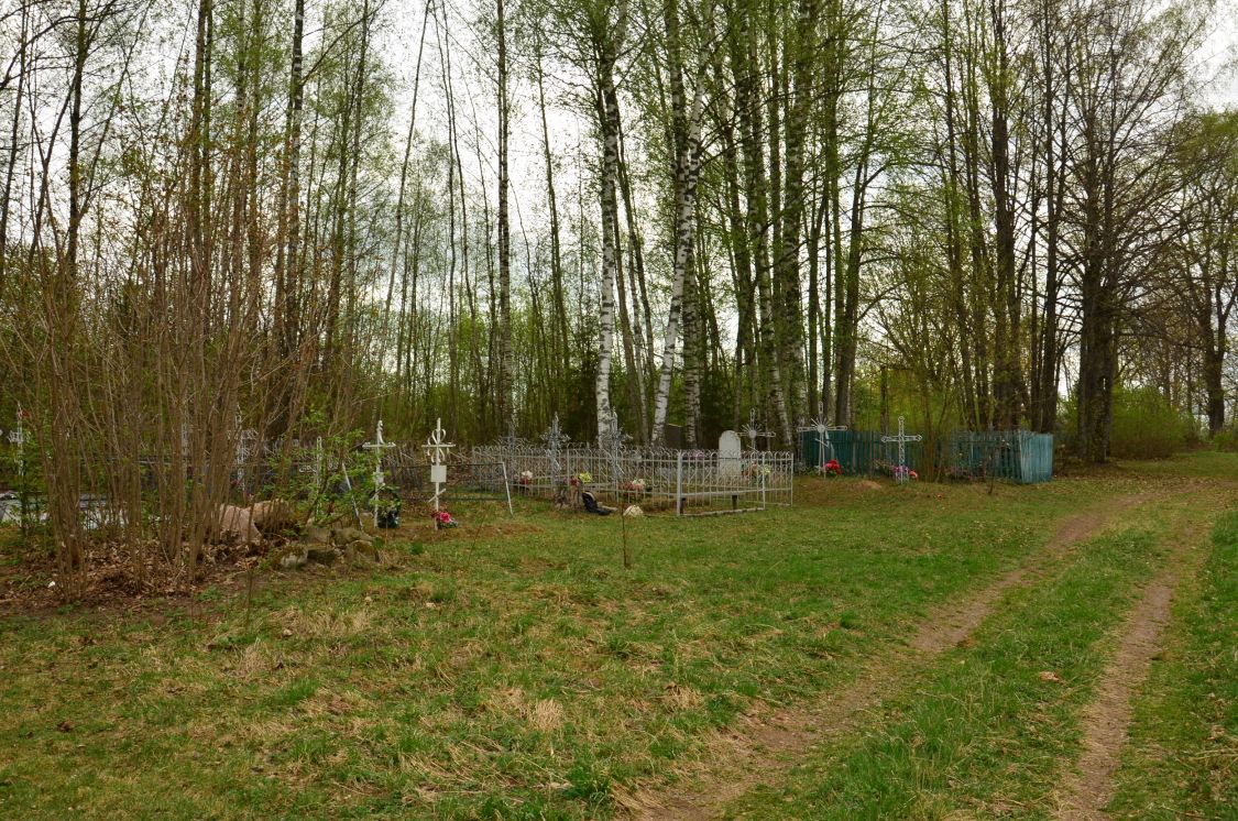 Церковь Успения Пресвятой Богородицы, Плаи (Демидовский район, Смоленская область). дополнительная информация, Церковное место