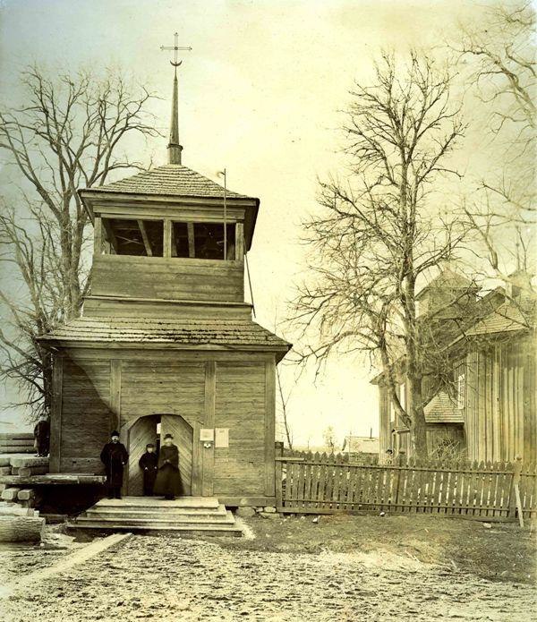 Церковь Николая Чудотворца (утраченная), Смолевичи (Смолевичский район, Беларусь, Минская область). архивная фотография, Звонница церкви. Частная коллекция. Фото 1909 г.