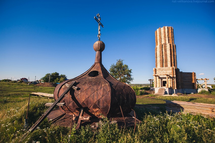 Кашинка. Церковь Троицы Живоначальной (новая). фасады, В процессе восстановления