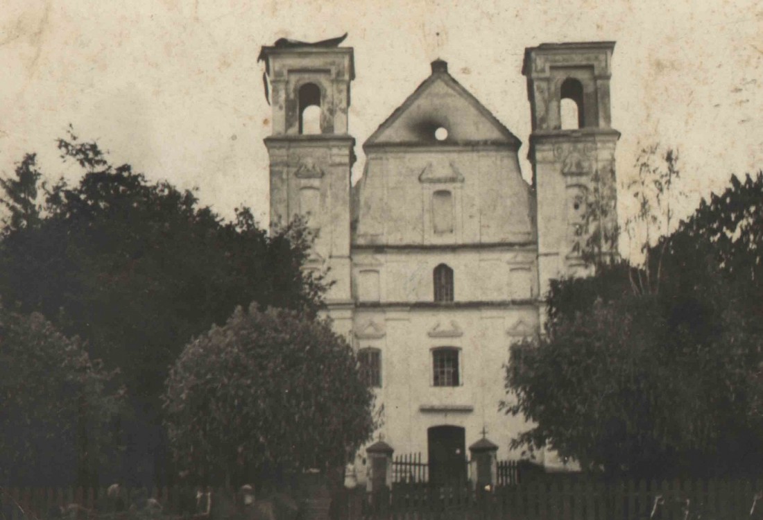 Церковь Воскресения Христова, Клецк (Клецкий район, Беларусь, Минская область). архивная фотография, Вид после пожара. Частная коллекция. Фото 1937 г.