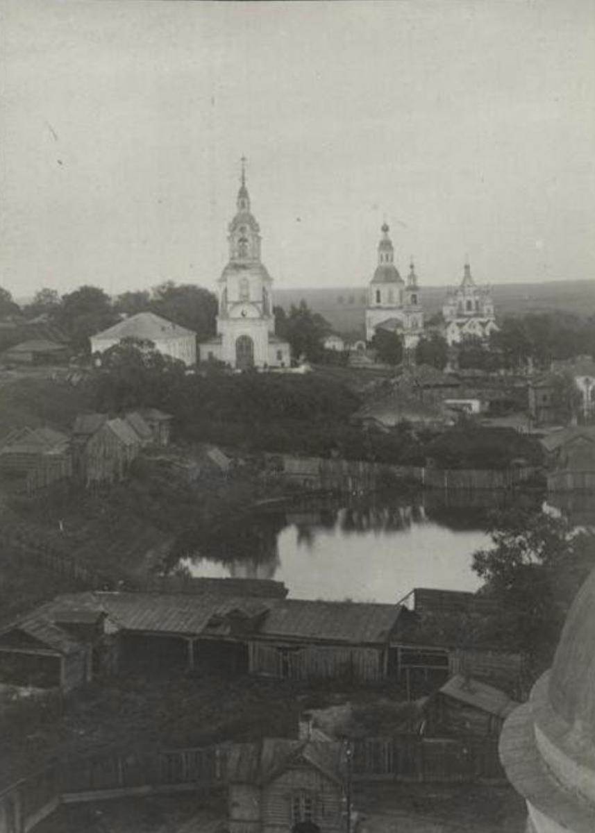 Вид с колокольни храма Владимирской иконы Божией матери, архивная фотография. Церковь Иоанна Богослова, Арзамас (Арзамасский район и г. Арзамас, Нижегородская область)