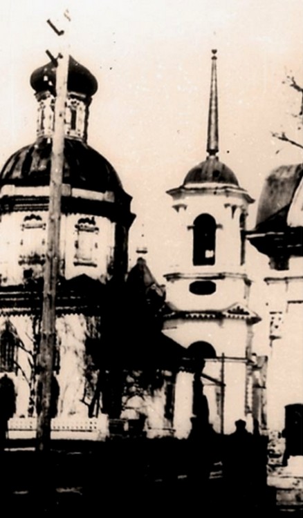 Церковь Воздвижения Креста Господня, Арзамас (Арзамасский район и г. Арзамас, Нижегородская область). архивная фотография, Фото нач. 20 в. Источник - https://infourok.ru/prezentaciya-po-kraevedeniyu-monastiri-i-hrami-g-arzamas-996208.html
