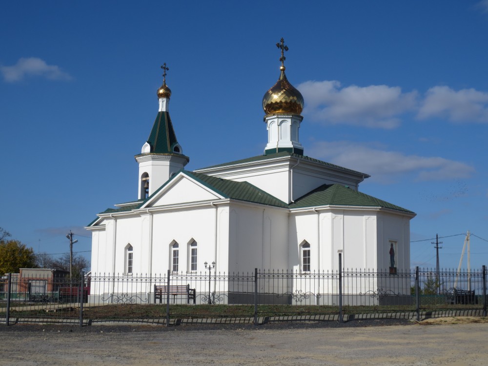 Церковь Троицы Живоначальной, Ивановка (Неклиновский район, Ростовская область). фасады