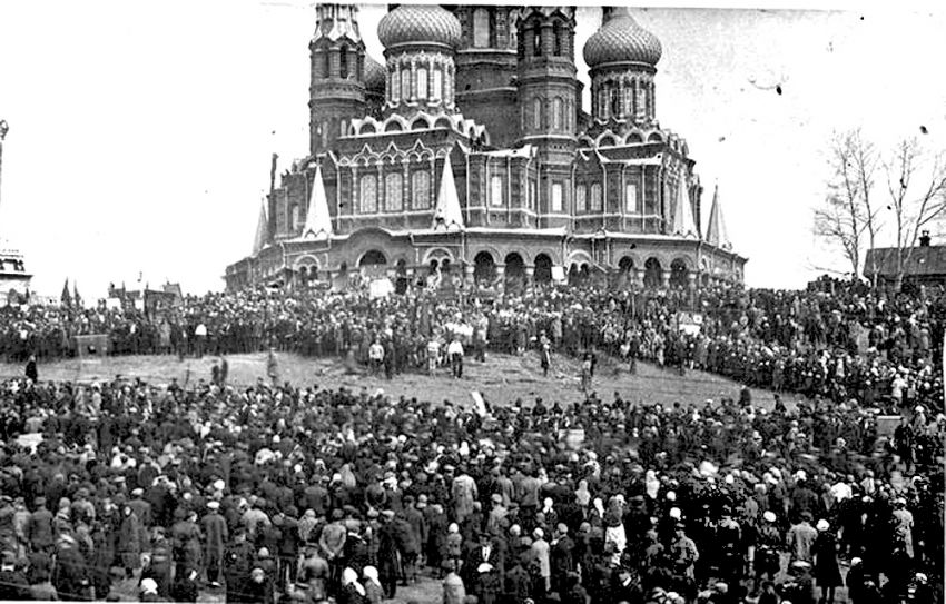 Ижевск. Собор Михаила Архангела (старый). архивная фотография, Фото 1 мая 1922 года