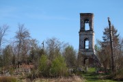 Церковь Тихвинской иконы Божией Матери, Гора щебня слева - основной объем храма.<br>, Мартыново, урочище, Первомайский район, Ярославская область