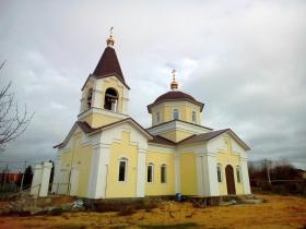 Липецк. Церковь Луки (Войно-Ясенецкого) в Десятой Шахте