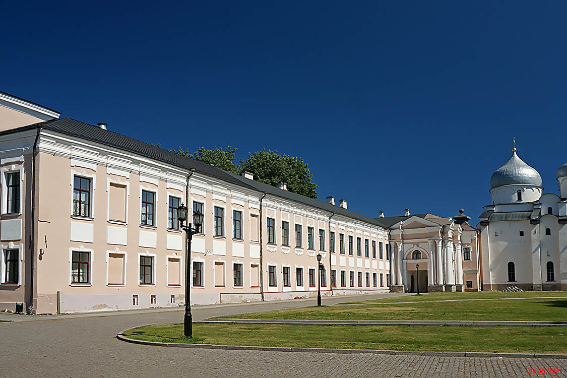 Великий Новгород. Кремль. Домовая церковь Благовещения Пресвятой Богородицы над Исповедницкими воротами. архитектурные детали