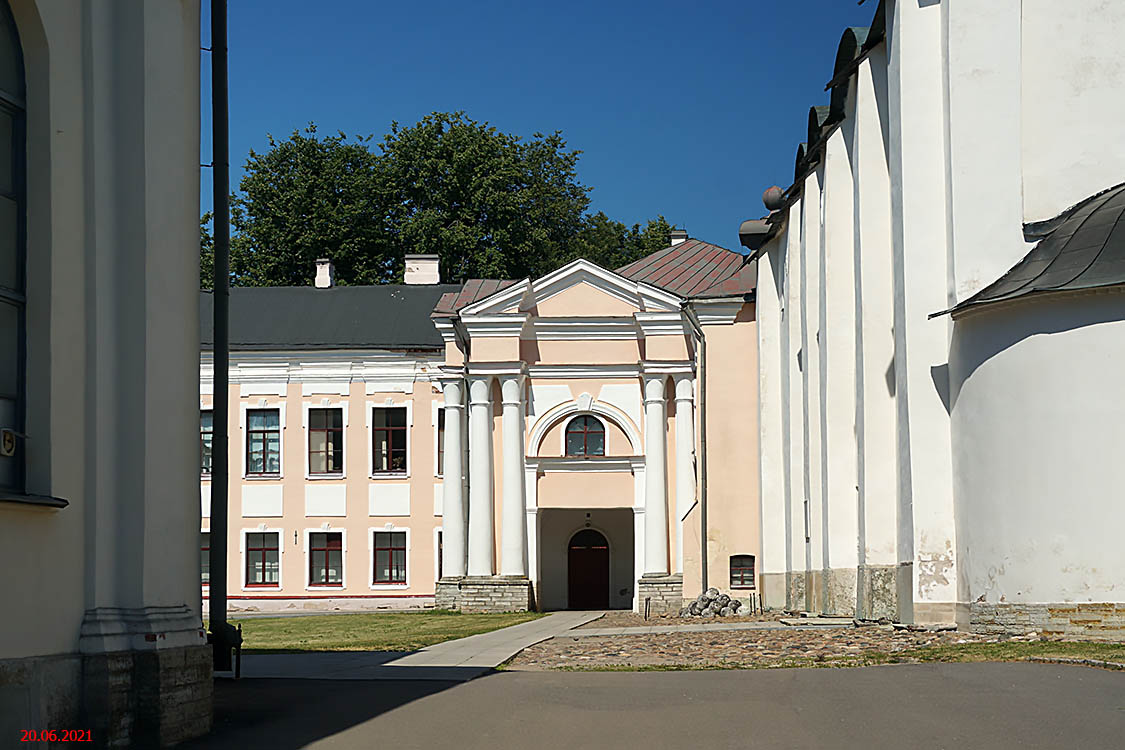 Великий Новгород. Кремль. Домовая церковь Благовещения Пресвятой Богородицы над Исповедницкими воротами. фасады