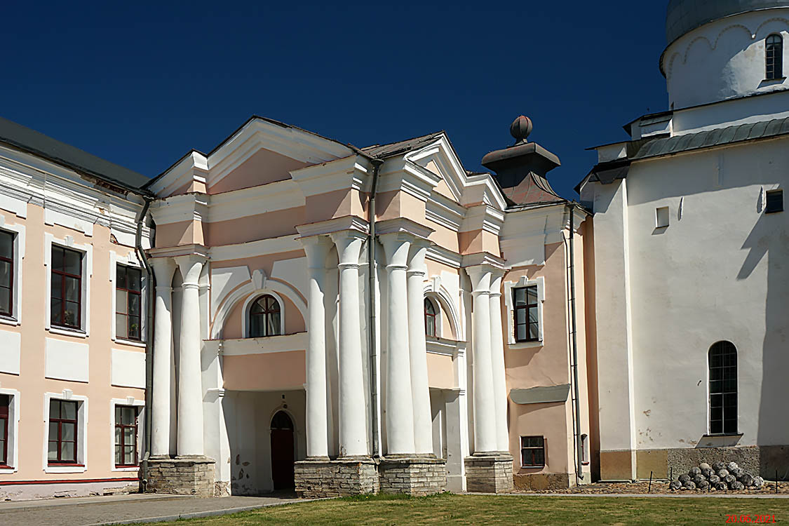 Великий Новгород. Кремль. Домовая церковь Благовещения Пресвятой Богородицы над Исповедницкими воротами. фасады