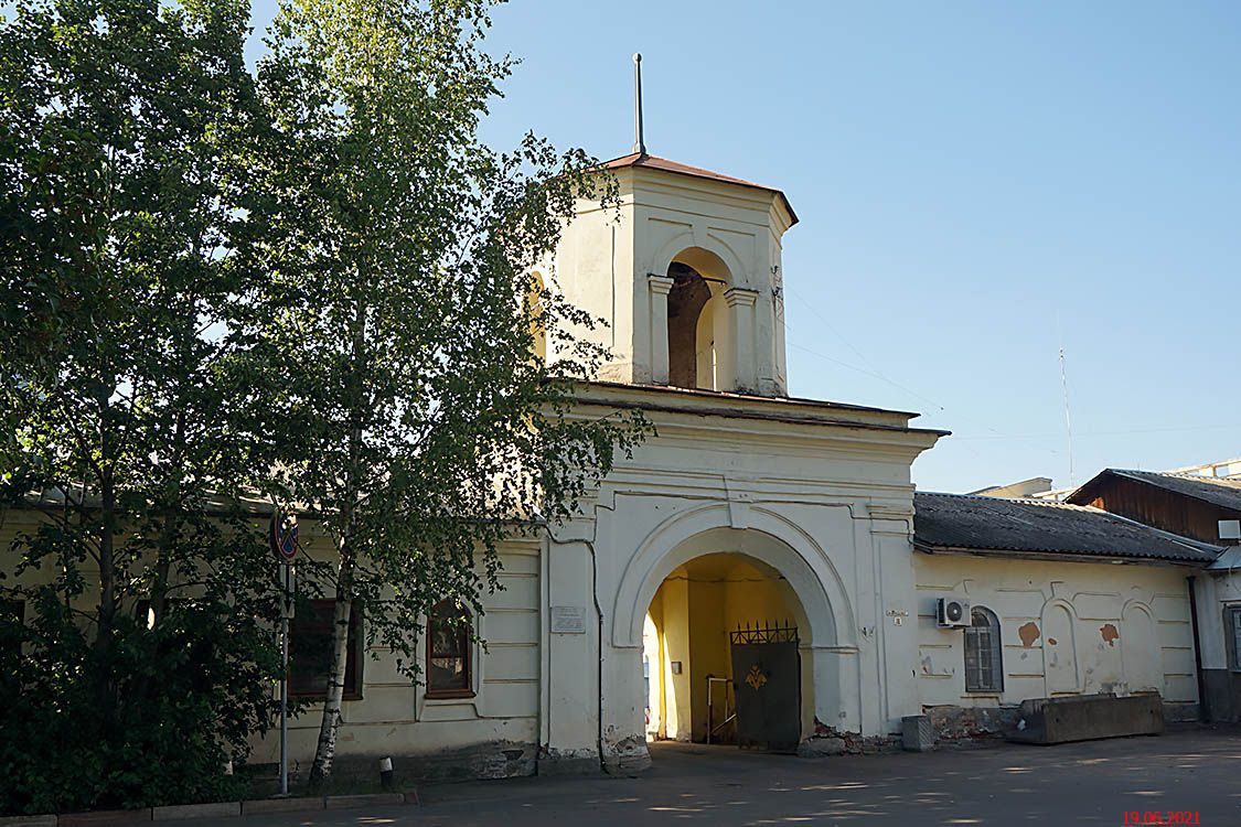 Великий Новгород. Зверин монастырь. Колокольня. фасады