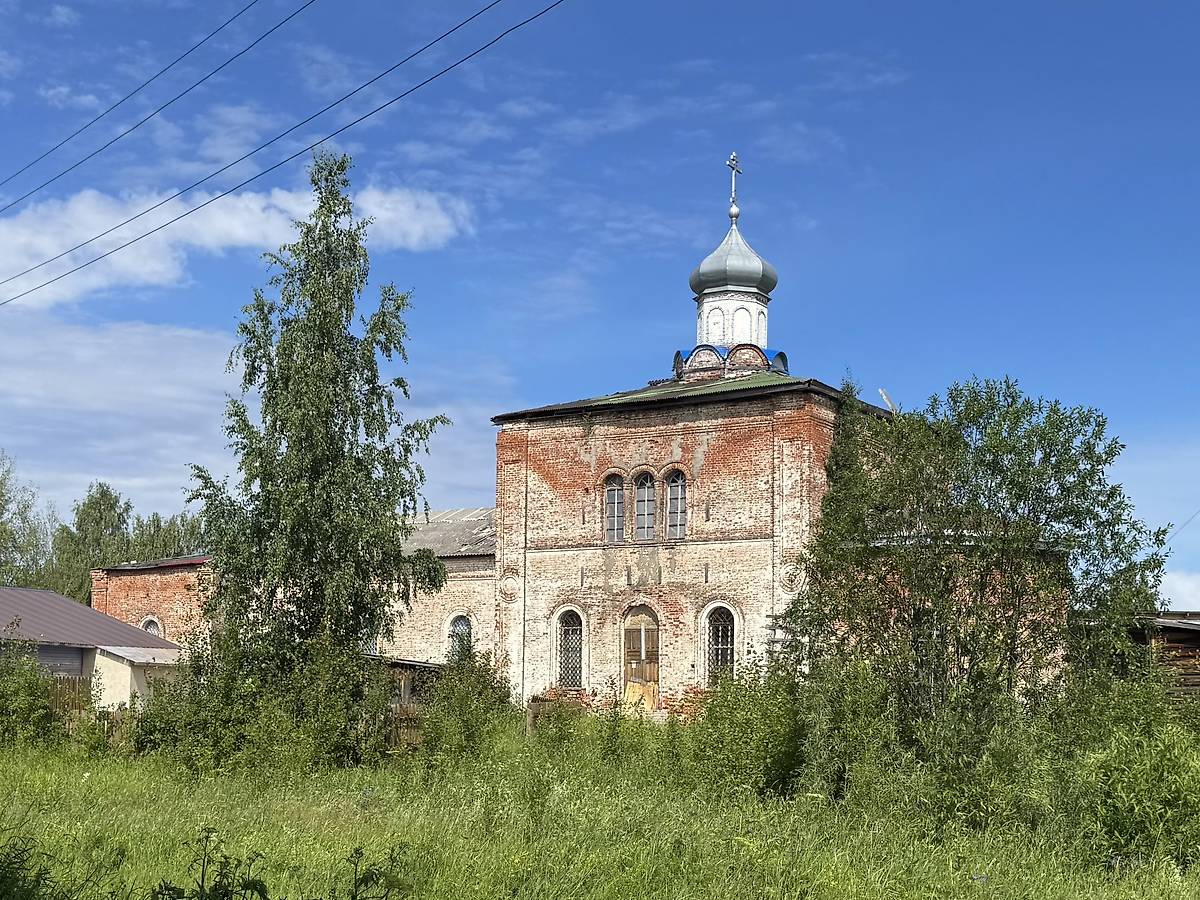 Вид с юго-востока, фасады. Церковь Димитрия Солунского, Кондратовская (Пучуга) (Верхнетоемский район, Архангельская область)