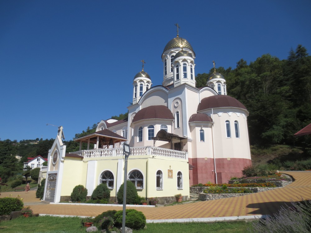 Дагомыс. Церковь Саввы Сербского. фасады