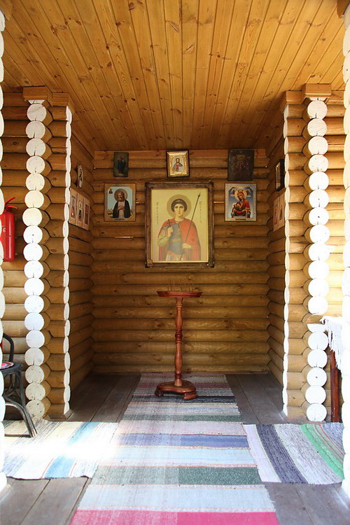 Часовня Георгия Победоносца, Боровая (Шадринский район и г. Шадринск, Курганская область). интерьер и убранство, Внутри часовни