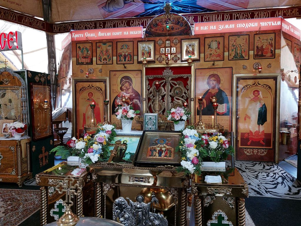 Церковь Петра и Февронии, Пинск (Пинский район, Беларусь, Брестская область). интерьер и убранство, Иконостас