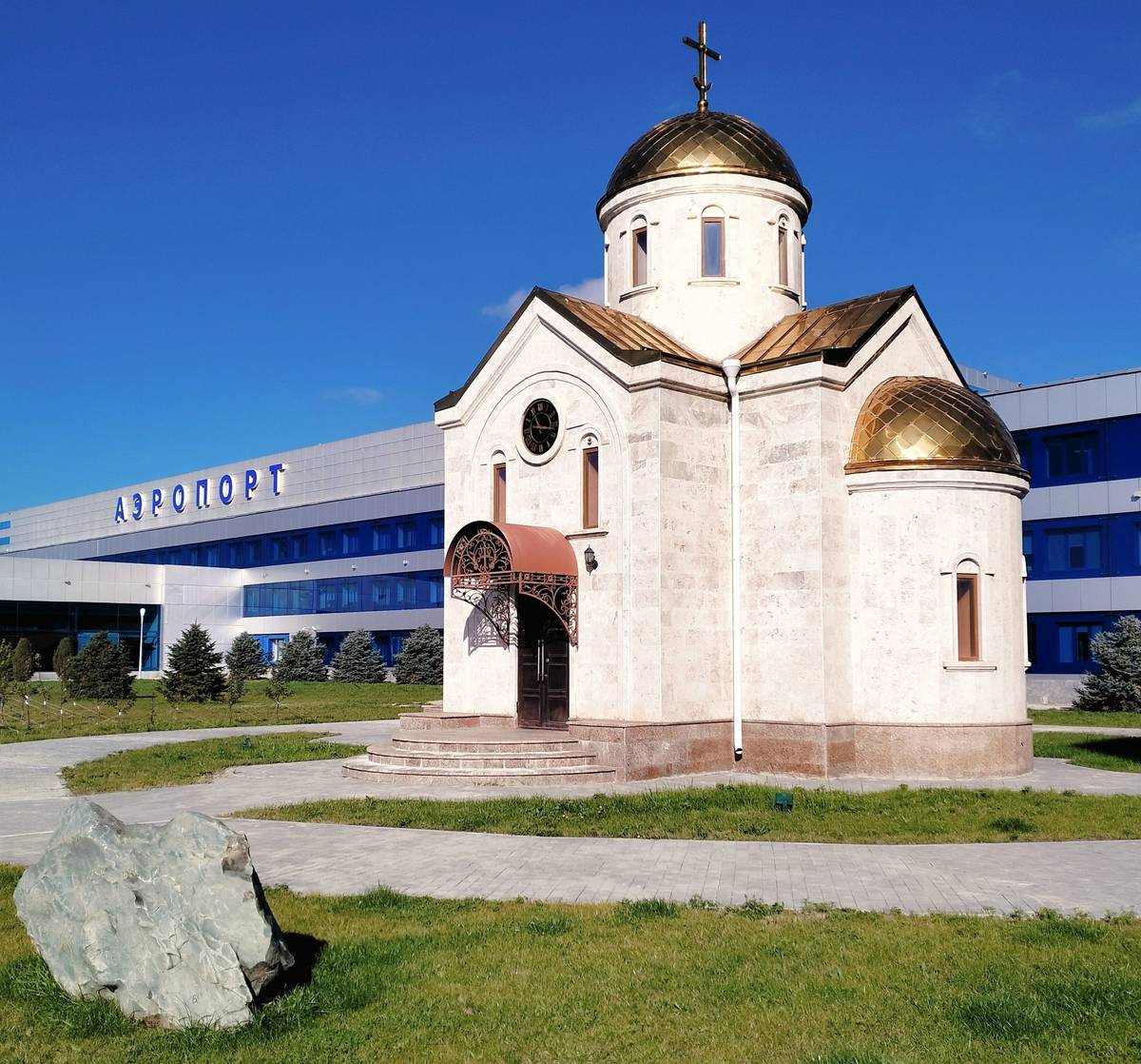 Церковь Илии Пророка при аэропорте Минеральные Воды, Минеральные Воды (Минераловодский район, Ставропольский край). фасады