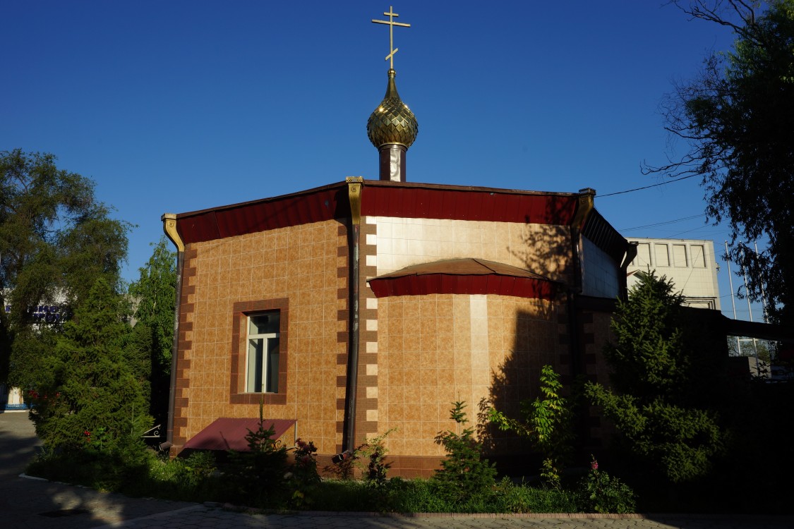 Бишкек. Крестильная церковь Богоявления Господня. фасады