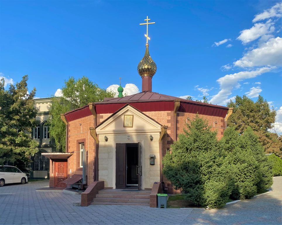 Бишкек. Крестильная церковь Богоявления Господня. фасады