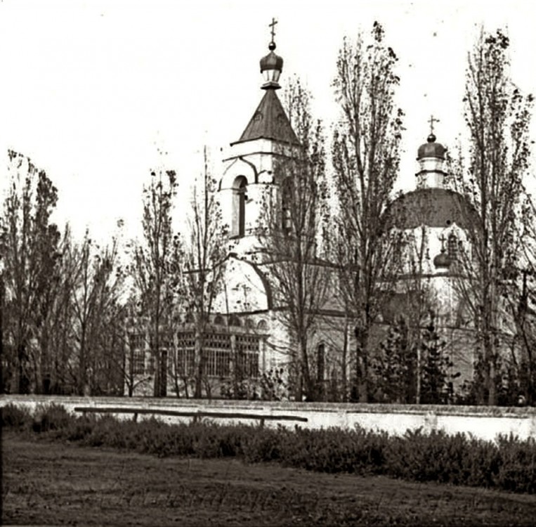 Церковь Жён-мироносиц (старая), Волчанск (Чугуевский район, Украина, Харьковская область). архивная фотография, Частная коллекция. Фото 1910-х годов