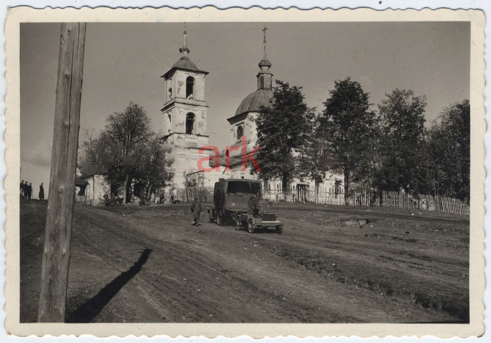Церковь Покрова Пресвятой Богородицы, Сильковичи (Барятинский район, Калужская область). архивная фотография, Фото 1942 г. с аукциона e-bay.de