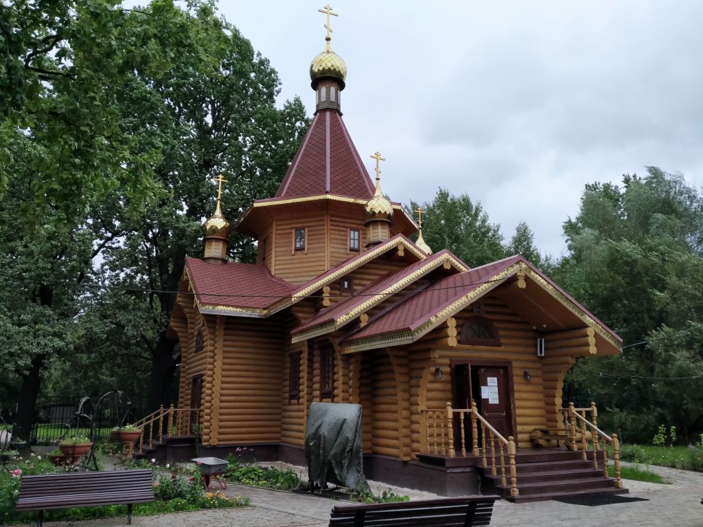Лианозово. Церковь Александра Невского в Лианозове. фасады