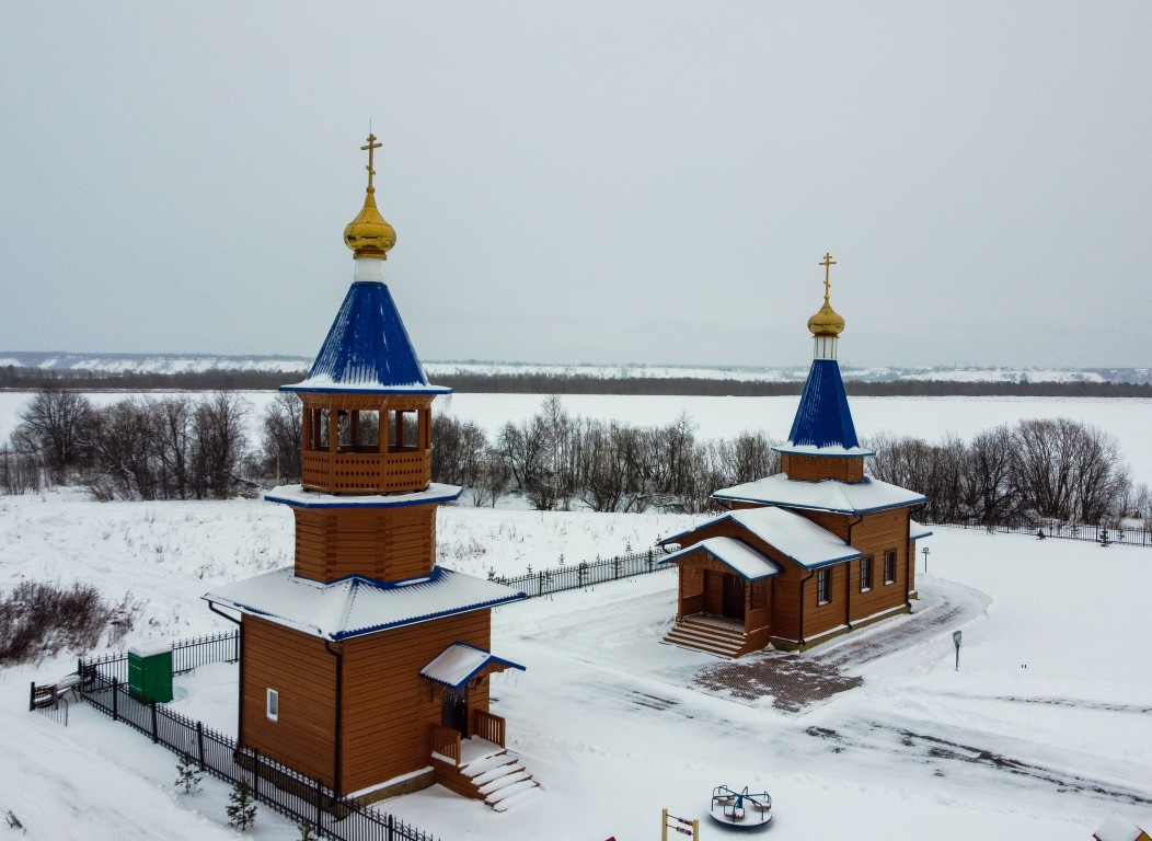 Церковь Николая Чудотворца, Кузьмино (Княжестров) (Приморский район, Архангельская область). общий вид в ландшафте