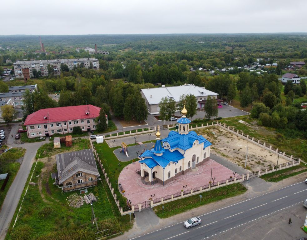 Уемский (Уйма). Церковь Рождества Пресвятой Богородицы. общий вид в ландшафте