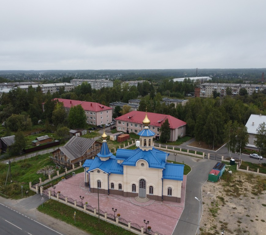 Уемский (Уйма). Церковь Рождества Пресвятой Богородицы. общий вид в ландшафте