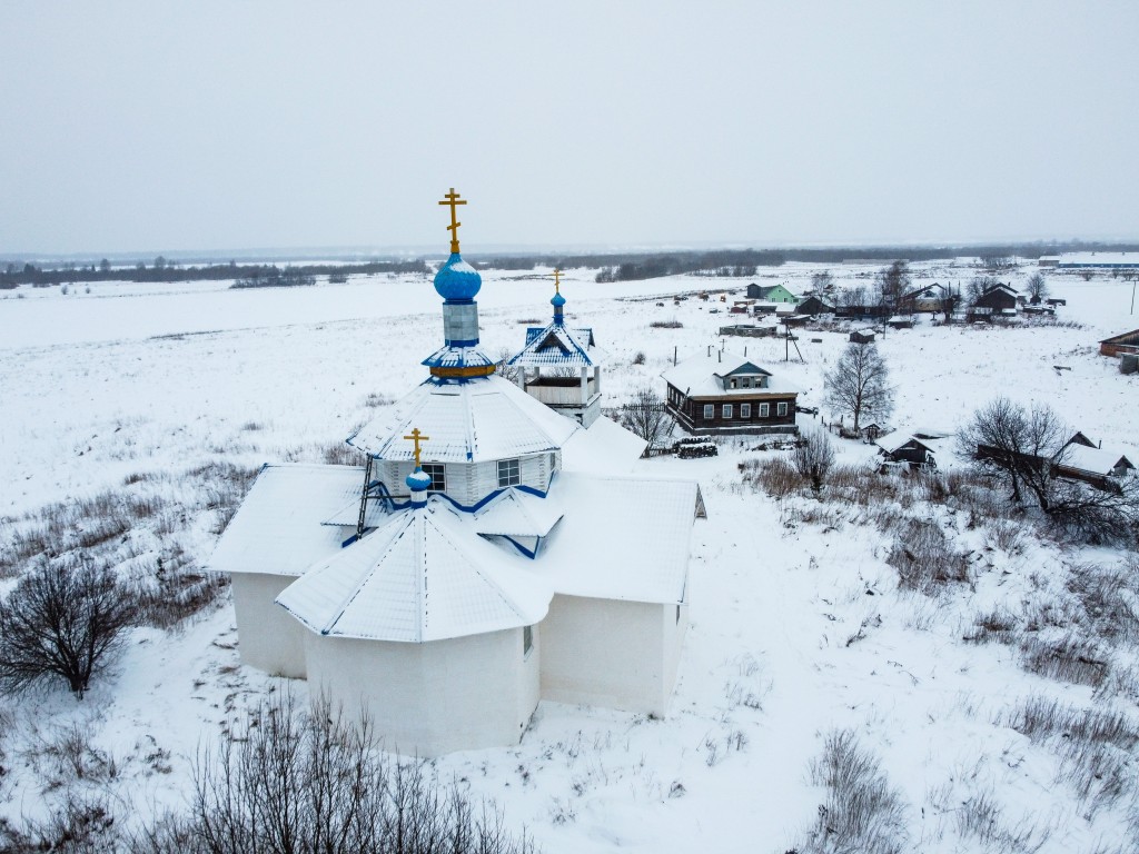 Кузьмино (Княжестров). Церковь Введения во храм Пресвятой Богородицы (новая). фасады