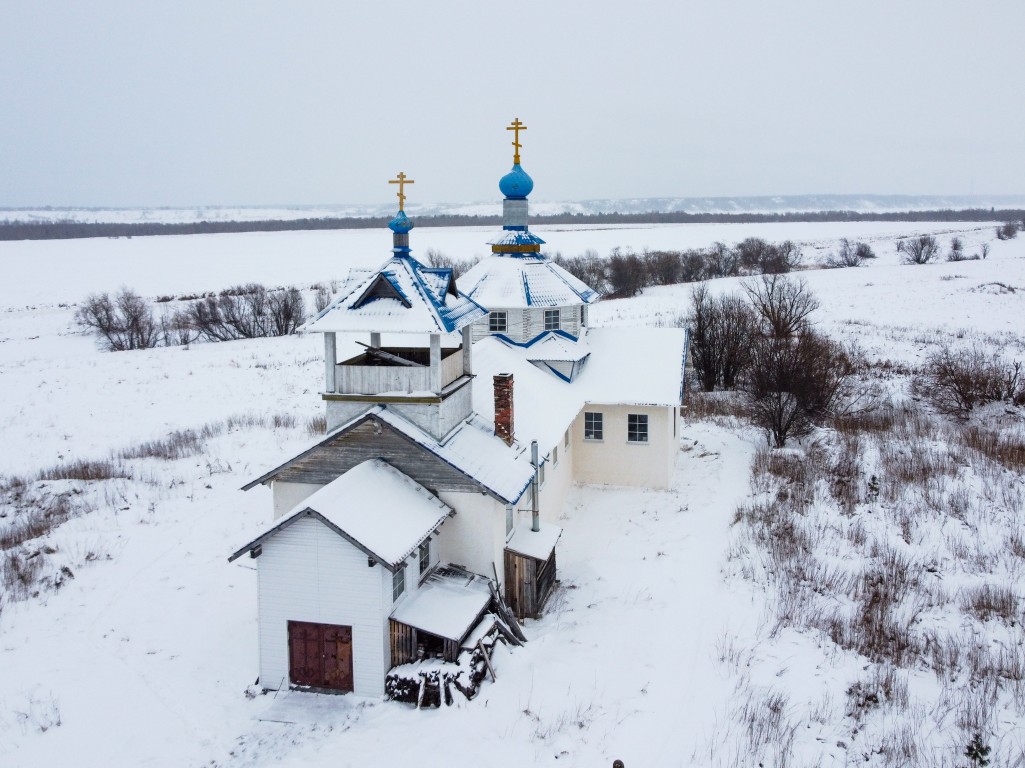 Церковь Введения во храм Пресвятой Богородицы (новая), Кузьмино (Княжестров) (Приморский район, Архангельская область). общий вид в ландшафте