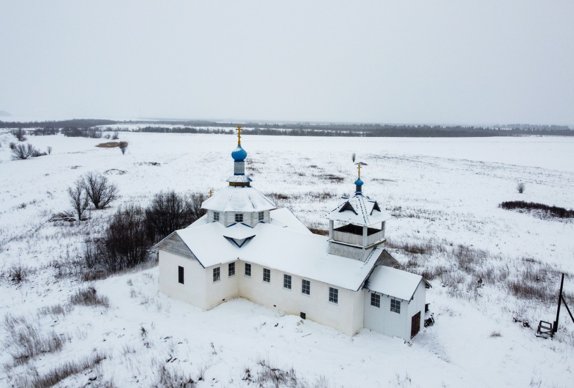 Церковь Введения во храм Пресвятой Богородицы (новая), Кузьмино (Княжестров) (Приморский район, Архангельская область). общий вид в ландшафте