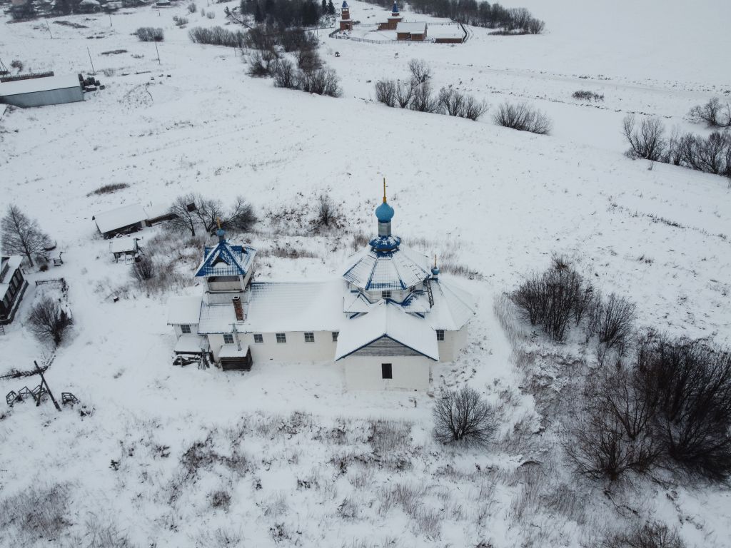 Церковь Введения во храм Пресвятой Богородицы (новая), Кузьмино (Княжестров) (Приморский район, Архангельская область). общий вид в ландшафте