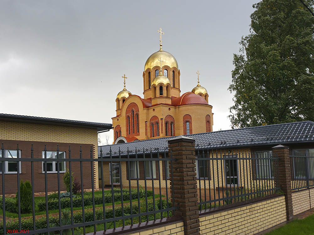 Церковь Усекновения главы Иоанна Предтечи (новая), Кировск (Кировский район, Ленинградская область). общий вид в ландшафте