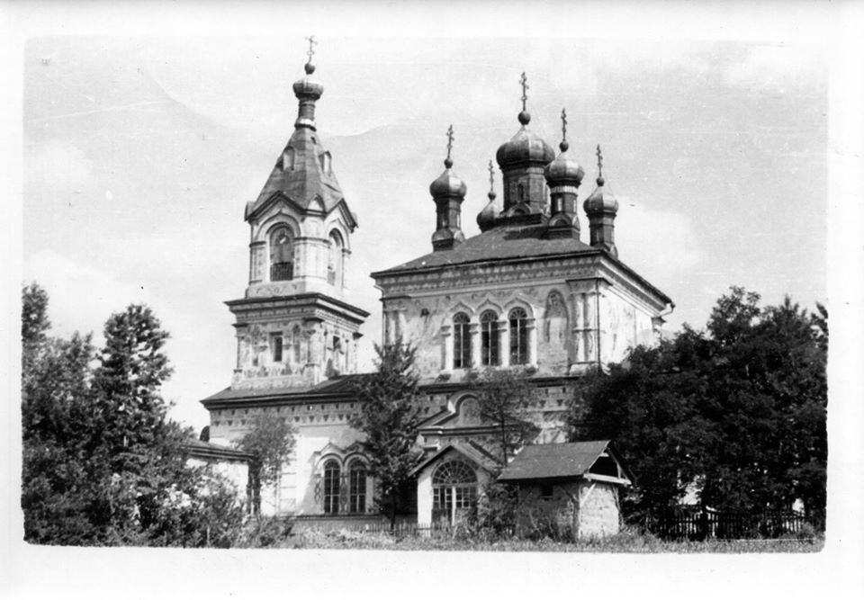 Успенский мужской монастырь. Церковь Успения Пресвятой Богородицы, Тишковская Слобода (Гайсинский район, Украина, Винницкая область). архивная фотография, Частная коллекция. Фото 1950-х годов