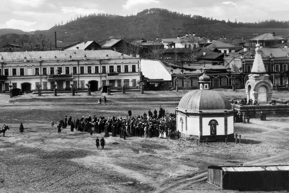 Нижний Тагил. Часовня Николая Чудотворца (старая). архивная фотография, Дореволюционное фото. Часовня и памятник Александру II на Базарной площади